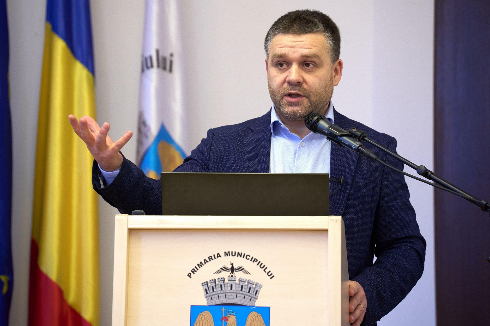 Politică